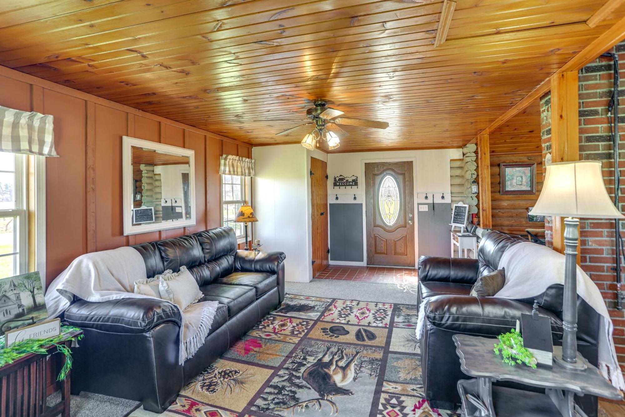Quiet Shiloh Retreat With Spacious Yard And Fireplace! ภายนอก รูปภาพ